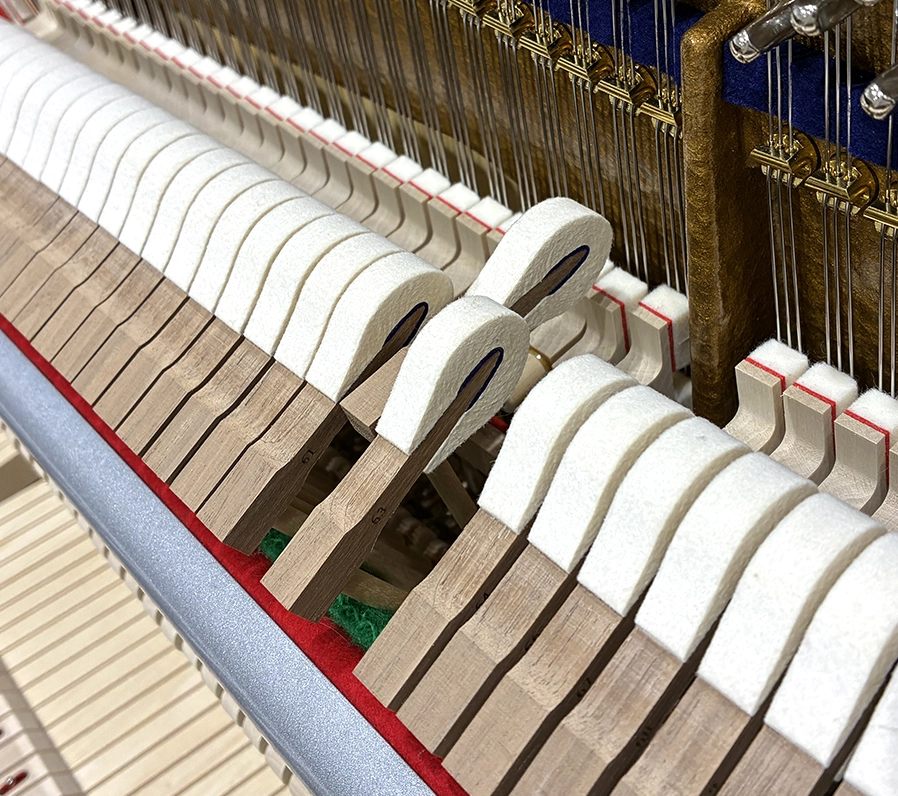 ベヒシュタイン R4 Classic(Bechstein R4 Classic)
