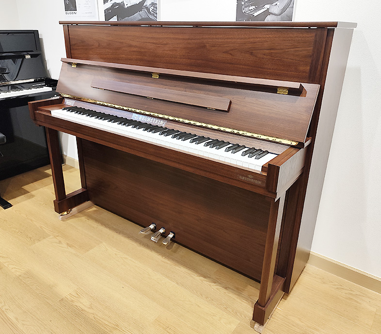 ベヒシュタイン R4 Classic