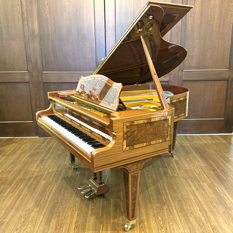 ベヒシュタイン M-180