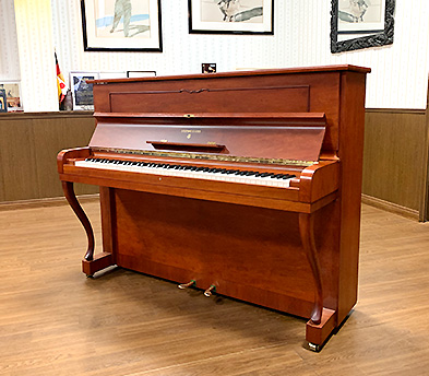 スタインウェイ Z-114チッペンデール