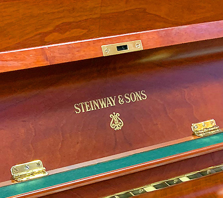 スタインウェイ Z-114チッペンデール（Steinway＆Sons Z-114Chippendale）