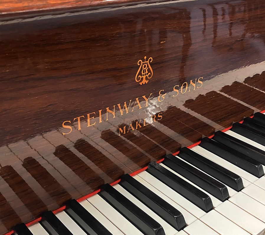 スタインウェイ O-180ルイ15世モデル（Steinway＆Sons O-180 Louis 15 model）