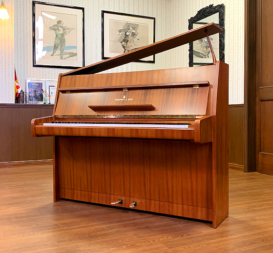 スタインウェイ Z-114（Steinway＆Sons Z-114）