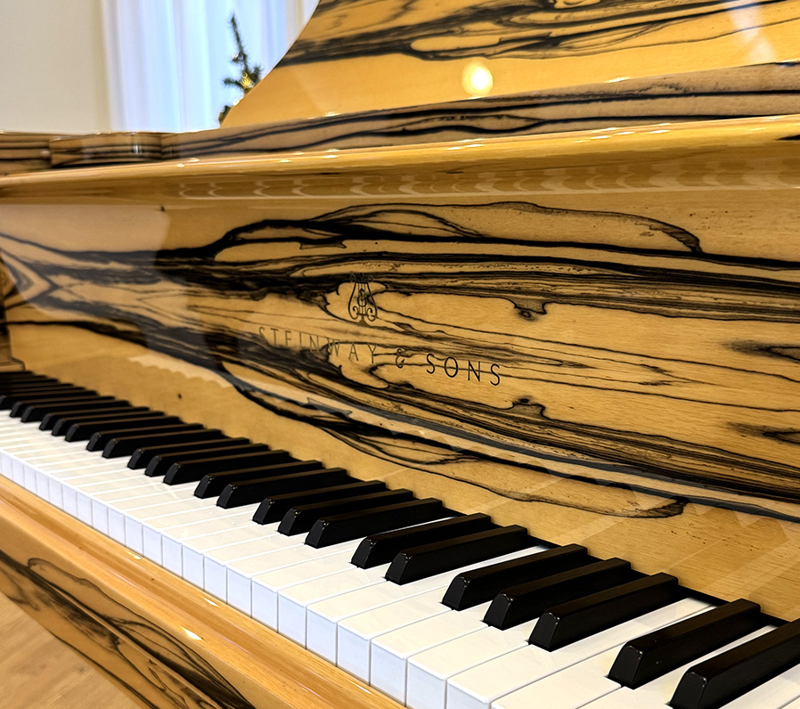 スタインウェイ O-180 White Ebony（Steinway＆Sons O-180 White Ebony）