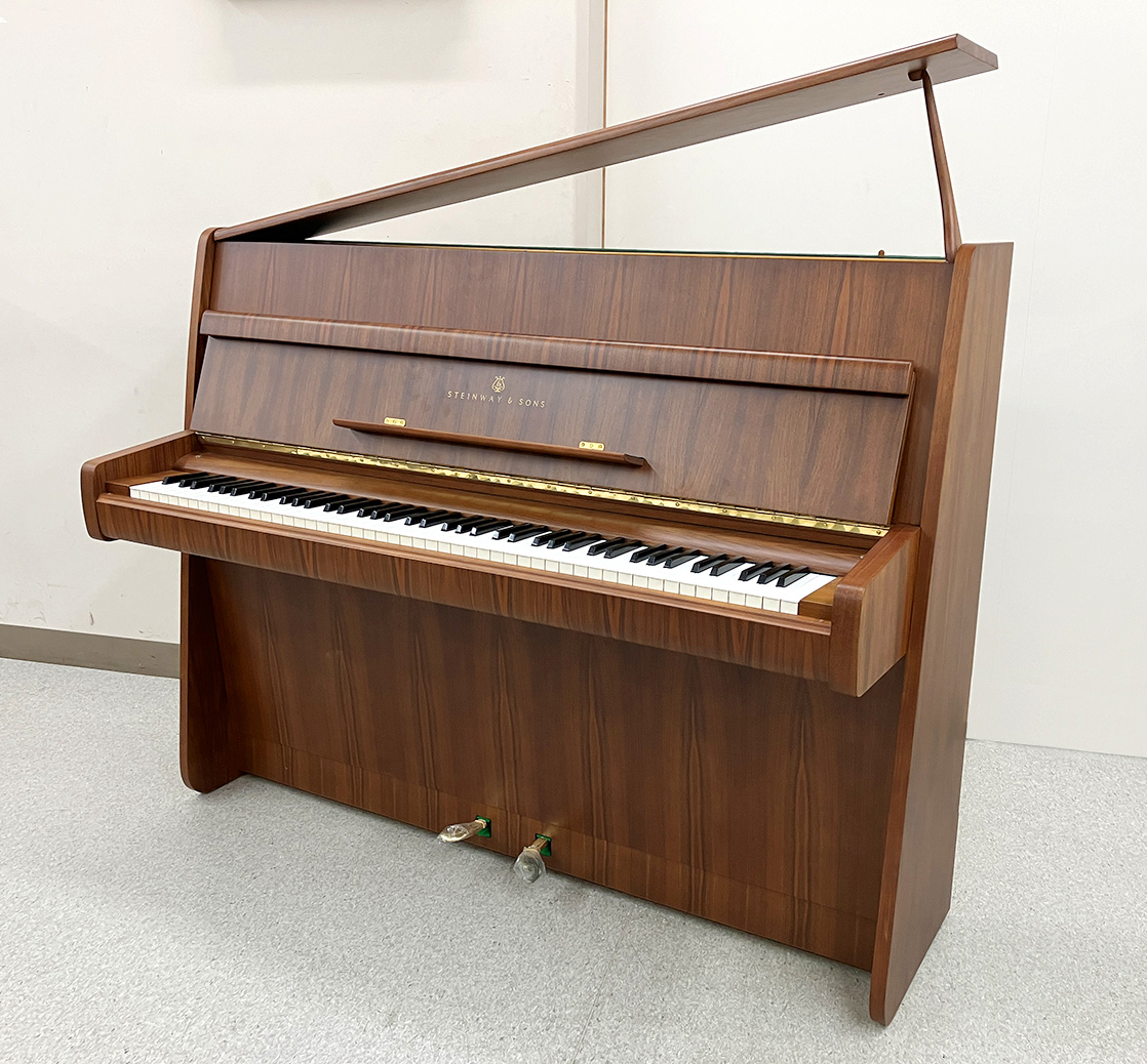 スタインウェイ Z-114（Steinway＆Sons Z-114）