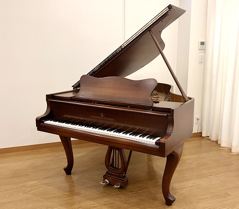 スタインウェイ O-180CHP