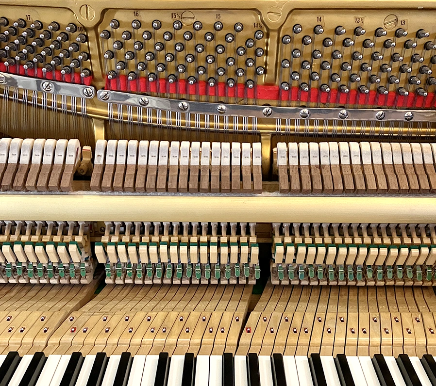 スタインウェイ F-104(Steinway&Sons F-104)