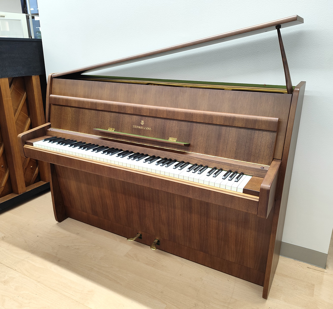 スタインウェイ F-104（Steinway＆Sons F-104）