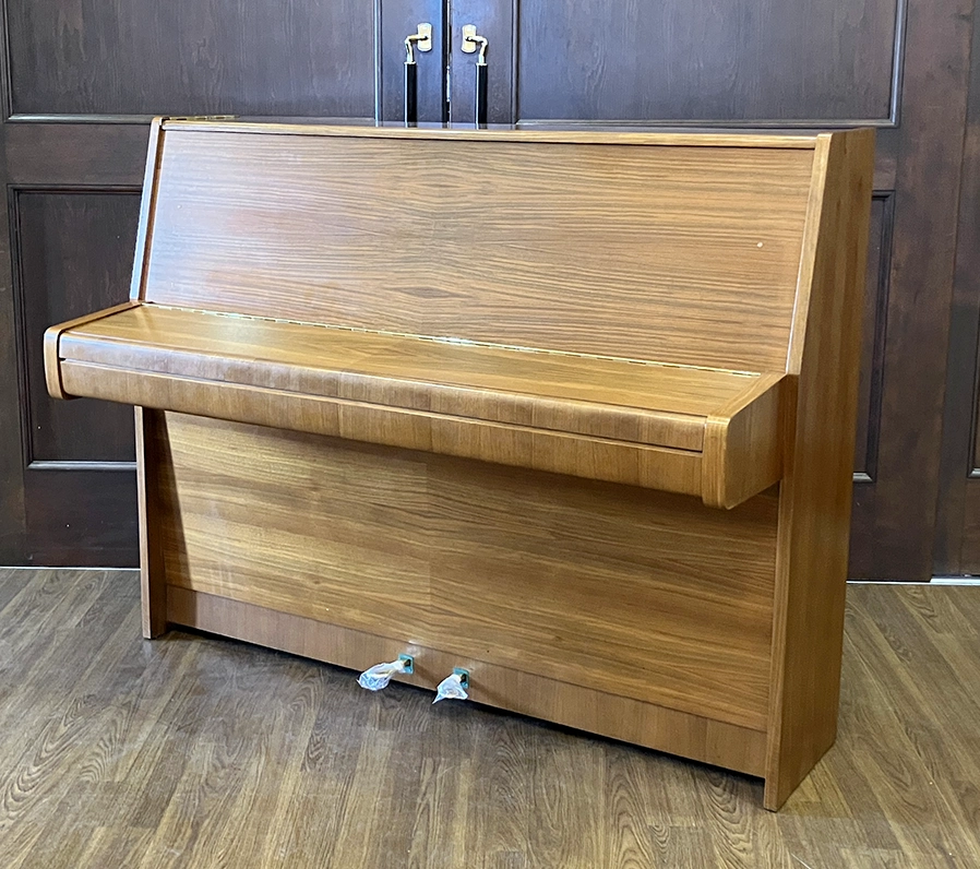 スタインウェイ Z-114（Steinway＆Sons Z-114）