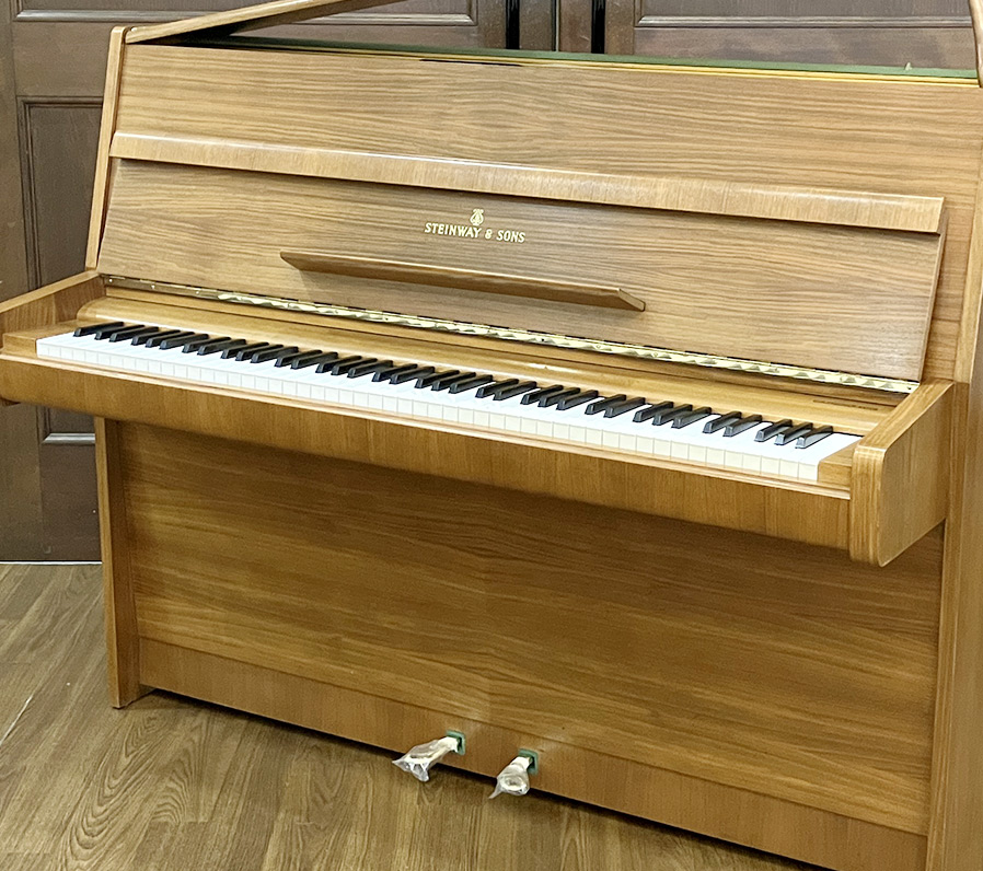 スタインウェイ Z-114（Steinway＆Sons Z-114）