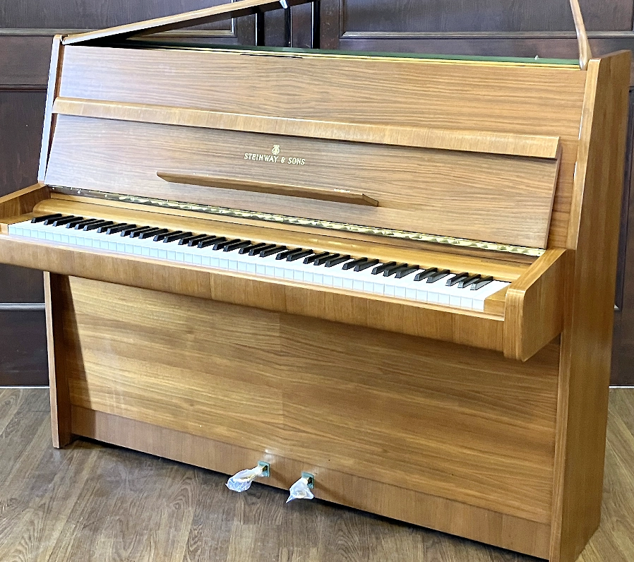 スタインウェイ Z-114（Steinway＆Sons Z-114）