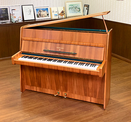 スタインウェイ Z-114（Steinway＆Sons Z-114）